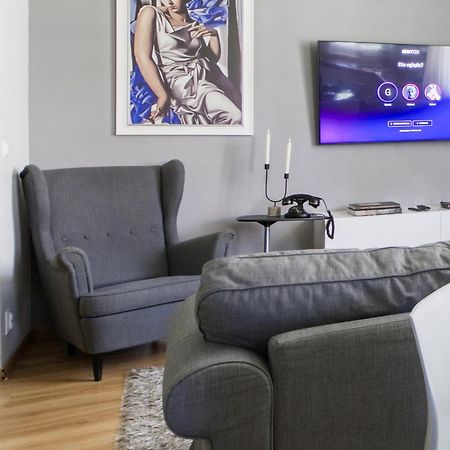 Nr 1 Europa22 Centrum Apartment Old Town Warsaw Stare Miasto Historyczna Kamienica Umiejscowiona W Zabytkowej Czesci Warszawy Obok Parku Multimedialnego I Barbakanu Parking 24H Sniadanie Opcjonaln Breakfast Optional Check In From 14 Pm Parter Ground Eksteriør billede