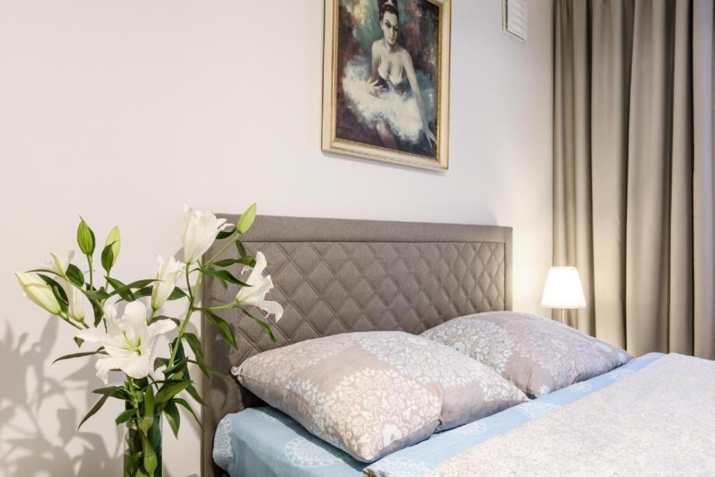Nr 1 Europa22 Centrum Apartment Old Town Warsaw Stare Miasto Historyczna Kamienica Umiejscowiona W Zabytkowej Czesci Warszawy Obok Parku Multimedialnego I Barbakanu Parking 24H Sniadanie Opcjonaln Breakfast Optional Check In From 14 Pm Parter Ground Eksteriør billede