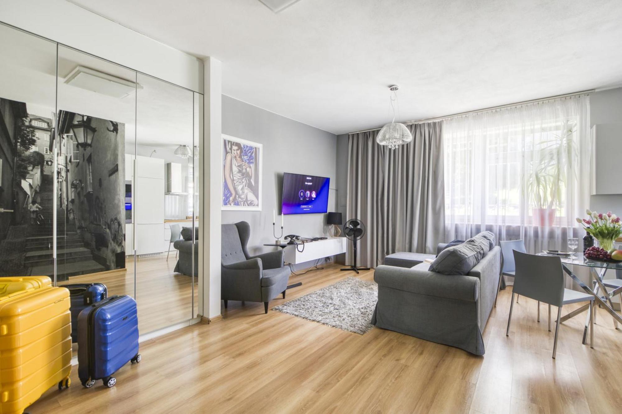 Nr 1 Europa22 Centrum Apartment Old Town Warsaw Stare Miasto Historyczna Kamienica Umiejscowiona W Zabytkowej Czesci Warszawy Obok Parku Multimedialnego I Barbakanu Parking 24H Sniadanie Opcjonaln Breakfast Optional Check In From 14 Pm Parter Ground Eksteriør billede