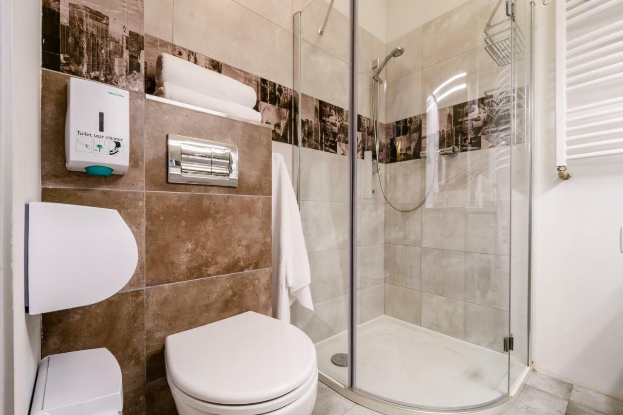 Nr 1 Europa22 Centrum Apartment Old Town Warsaw Stare Miasto Historyczna Kamienica Umiejscowiona W Zabytkowej Czesci Warszawy Obok Parku Multimedialnego I Barbakanu Parking 24H Sniadanie Opcjonaln Breakfast Optional Check In From 14 Pm Parter Ground Eksteriør billede