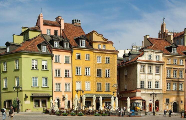 Nr 1 Europa22 Centrum Apartment Old Town Warsaw Stare Miasto Historyczna Kamienica Umiejscowiona W Zabytkowej Czesci Warszawy Obok Parku Multimedialnego I Barbakanu Parking 24H Sniadanie Opcjonaln Breakfast Optional Check In From 14 Pm Parter Ground Eksteriør billede